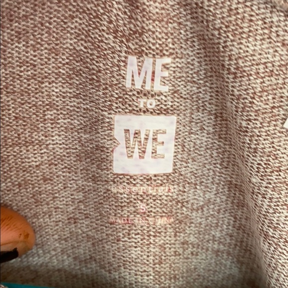 extremely soft light pink sweater - Picture 2 of 4